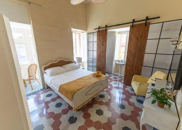 Tinja Pensiune Sliema